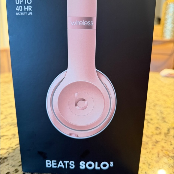 Solo3 Wireless Over-Ear Headphones - Pink